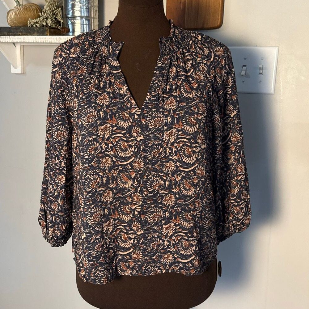 Faherty Portia top women’s size XS navy tan floral print fall‎ paisley artisan